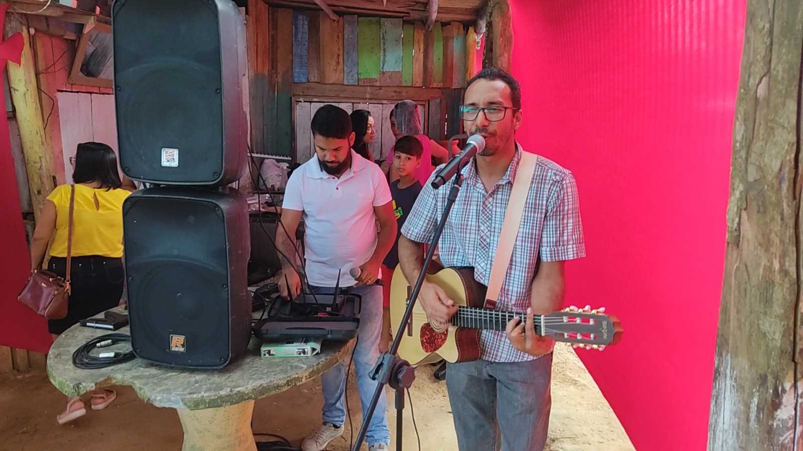 Camacã: Prefeitura homenageia as Mães da Portelinha I através do Projeto Brechó Solidário




